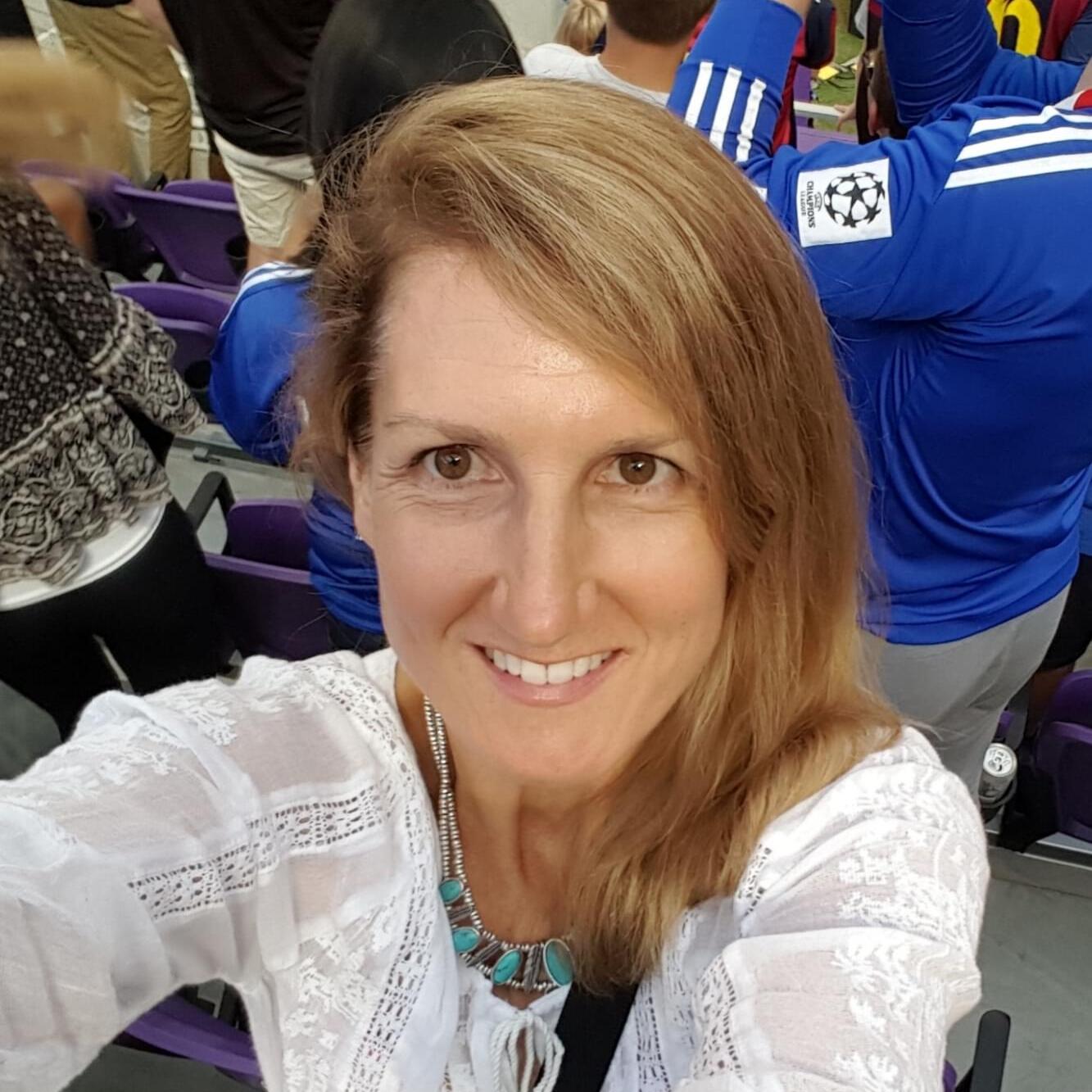 Amy loves dogs! - I am a former dog owner and will care for your canine pets with lots of LOVE.