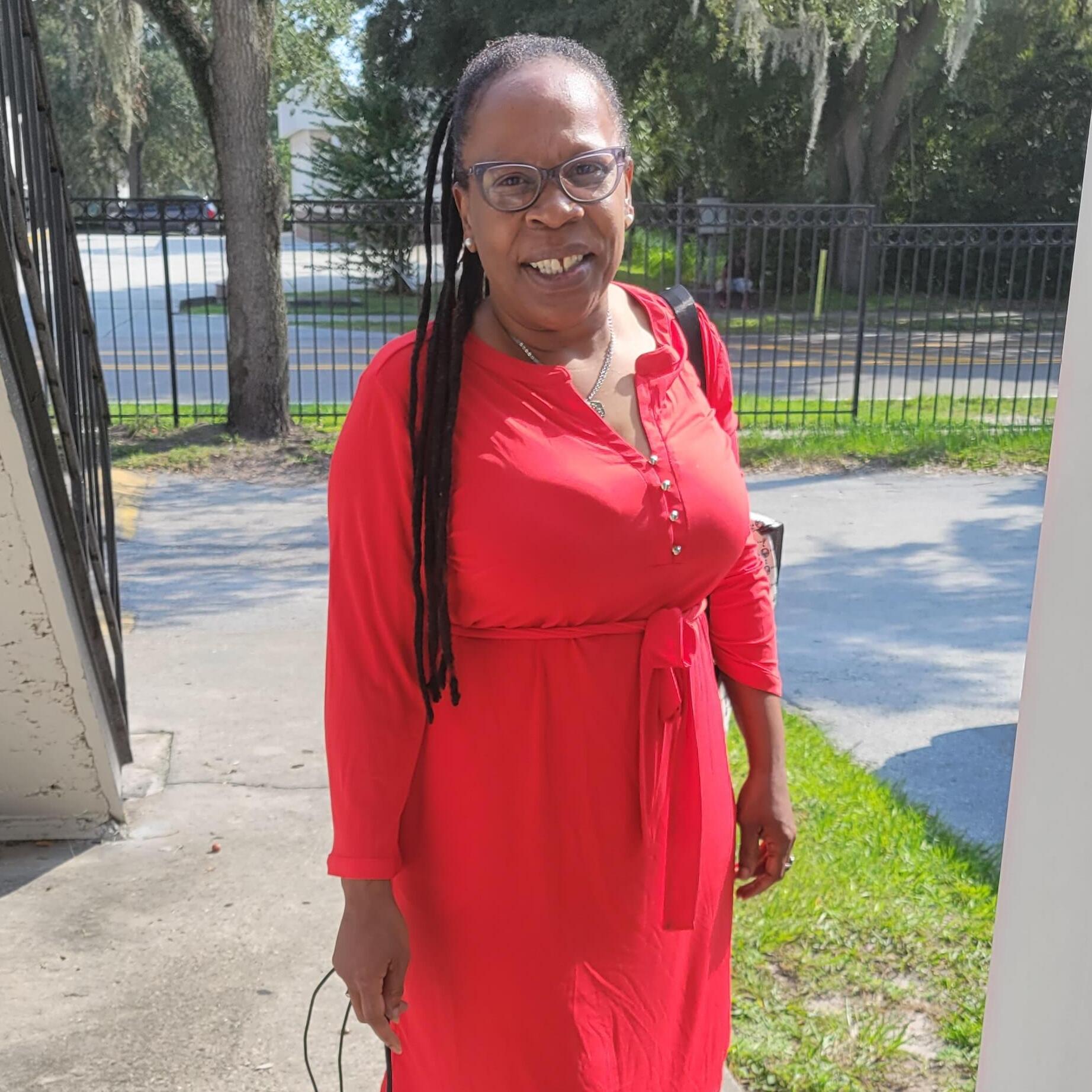 Looking For a House and Plant Sitter Job in Orlando