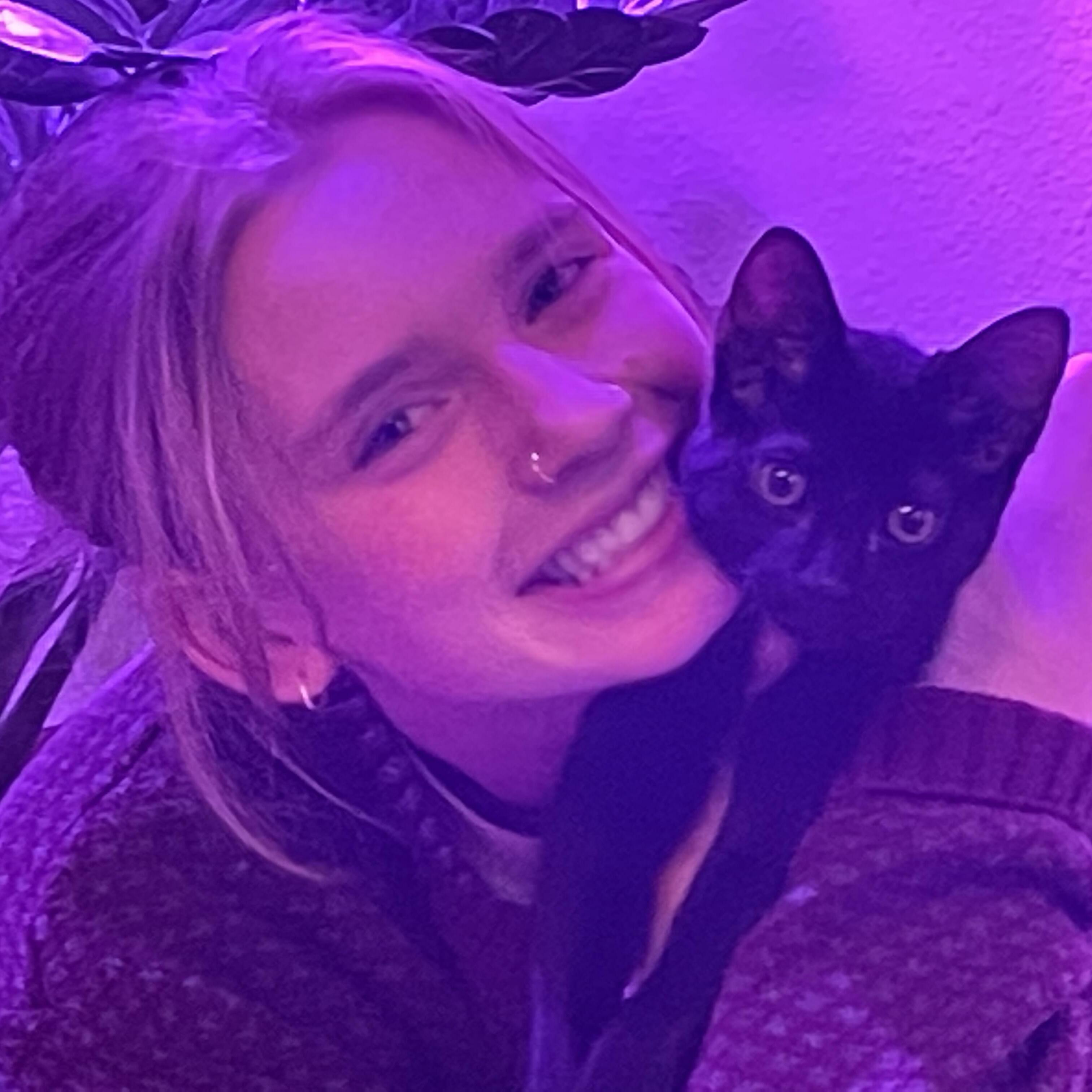 Current CSU student, trustworthy and hardworking house / pet / pant sitter.