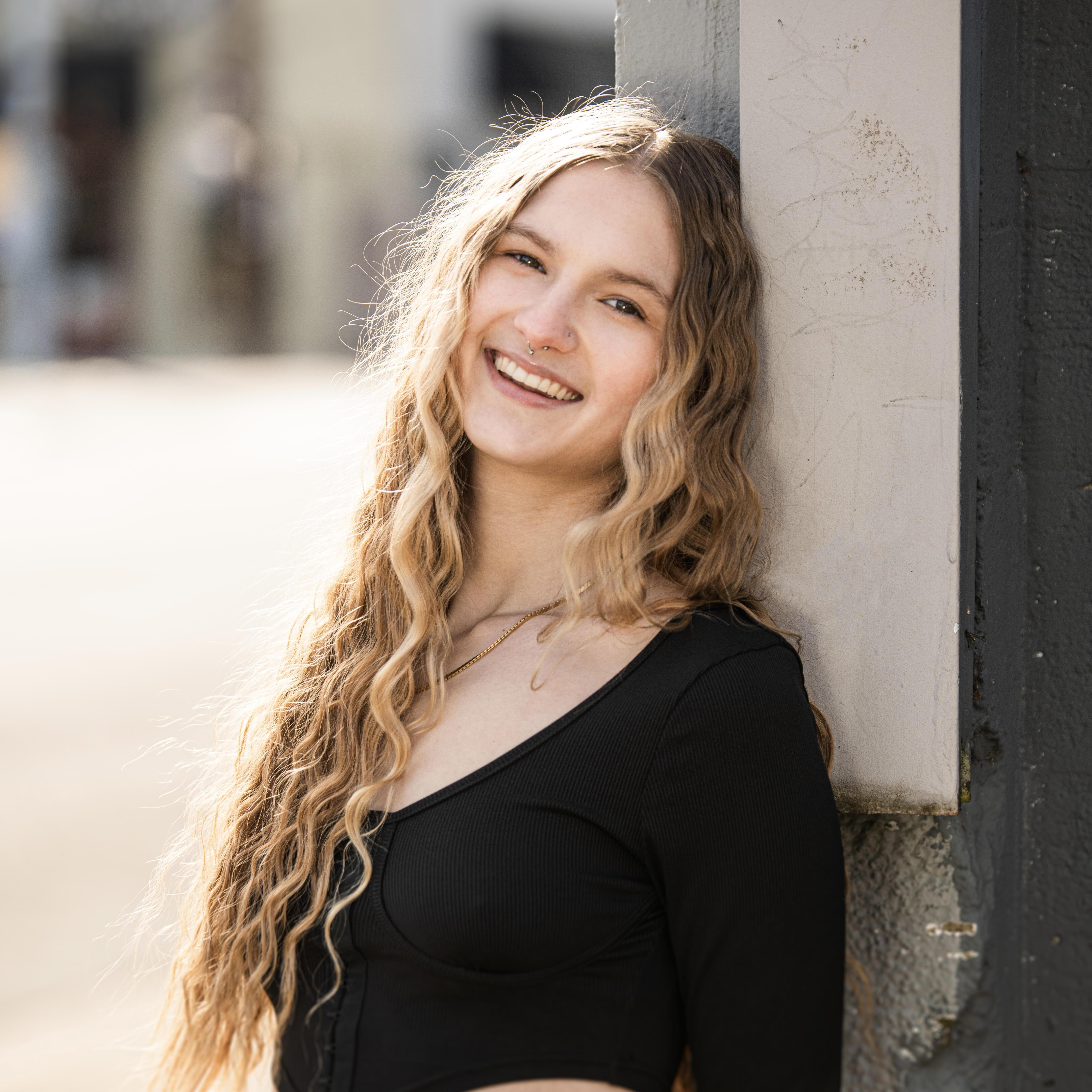 Hi, my name is Kahli Crawford. I’m a full time student at SOU in Ashland. I’m looking forward to maintain homes.