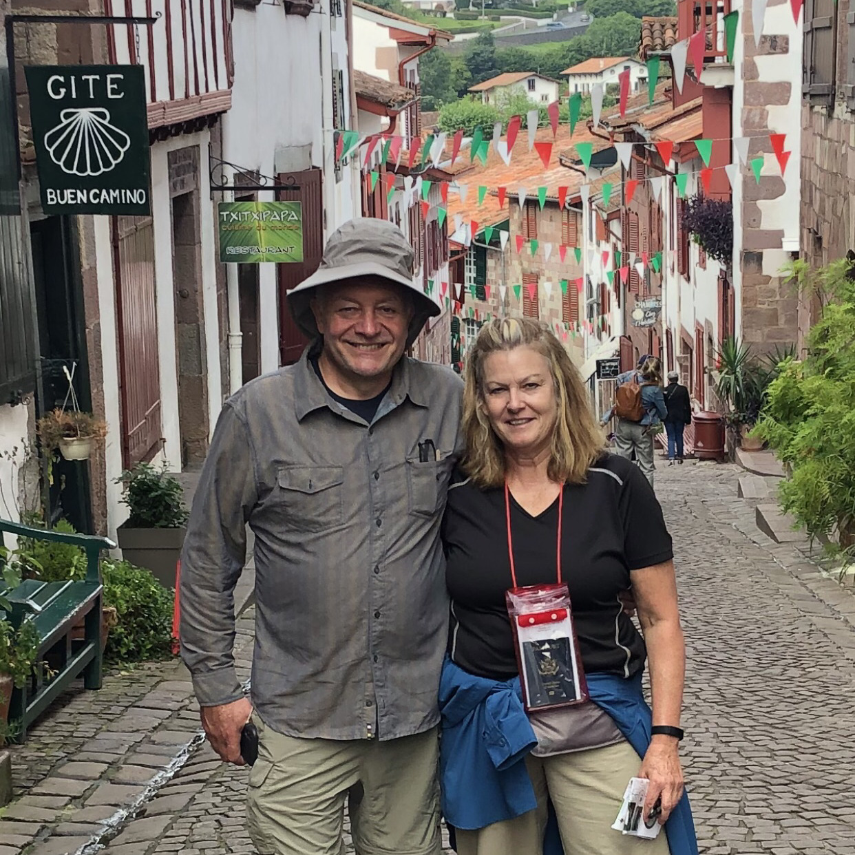 Live-in, short term 3 days to 2 weeks house sitting. Responsible semi-retired couple who enjoys travel.