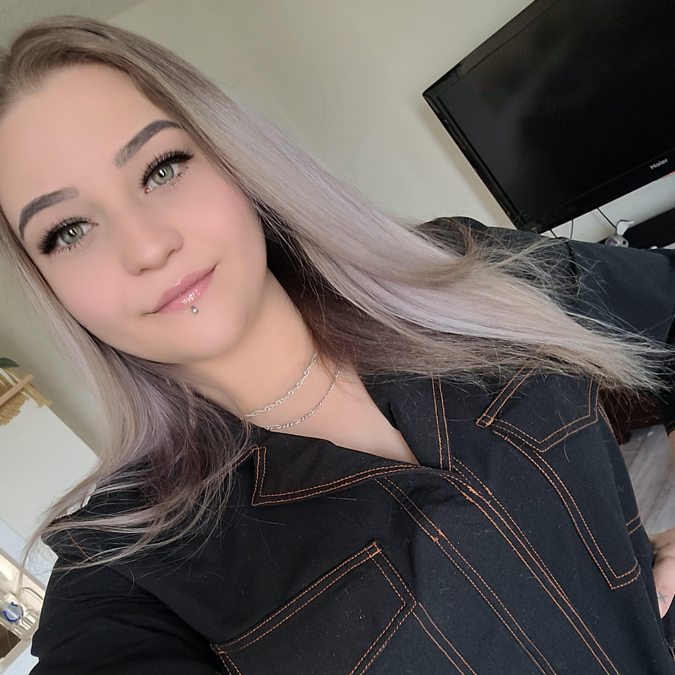Seeking day time house sitter