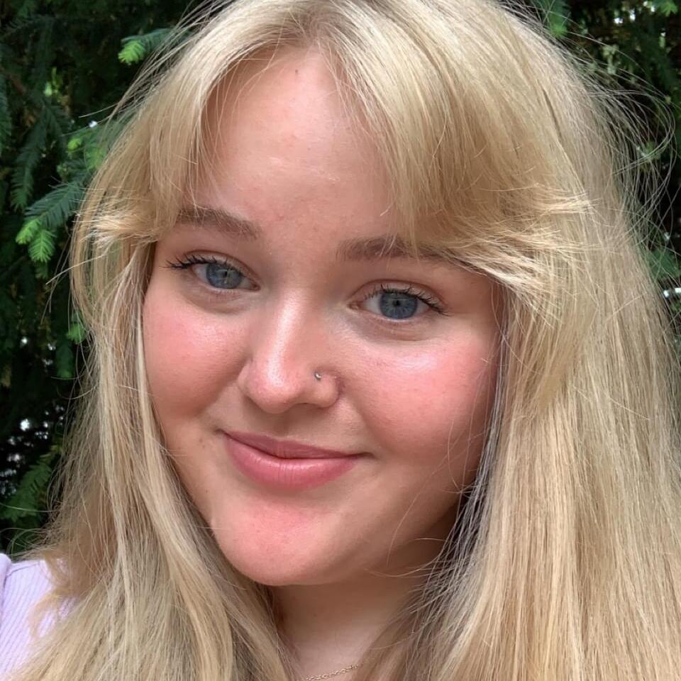 HI! My name is Jenny and I'm a junior at the University of Kansas. I'm seeking house-sitting opportunities in Lawrence & JOCO