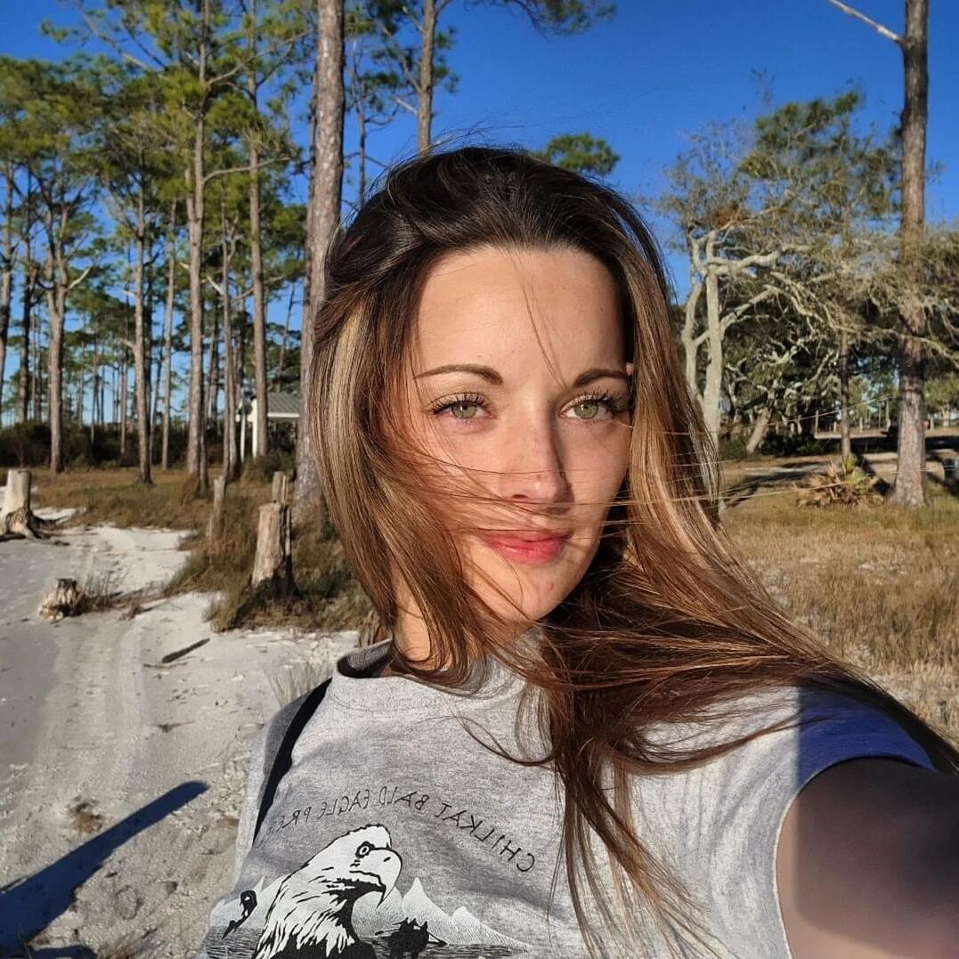 Available: Capable House Sitter in Brandon, Florida. I love animals so if you have any that's a plus for me!
