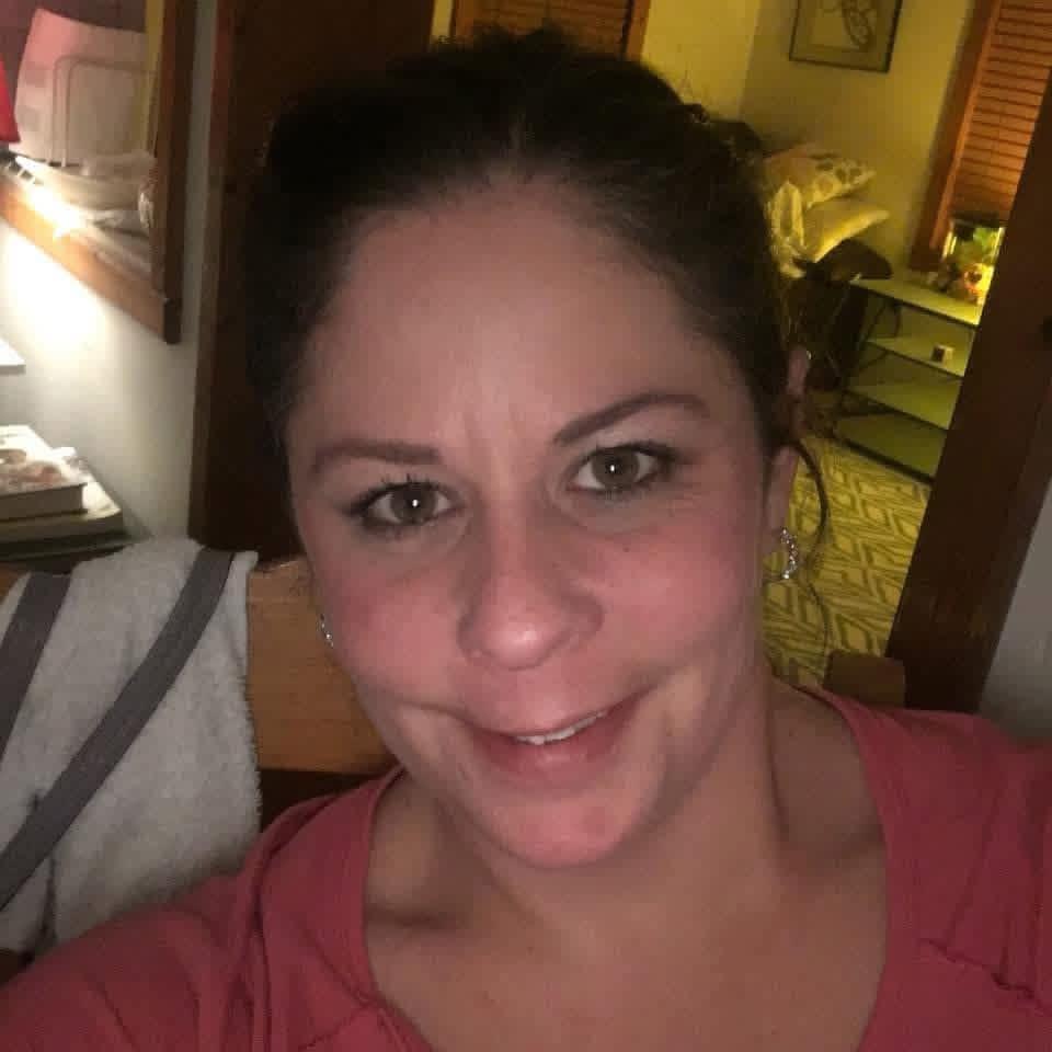Experienced House Sitter in Holland, OH Trustworthy, Reliable, and Pet-Friendly