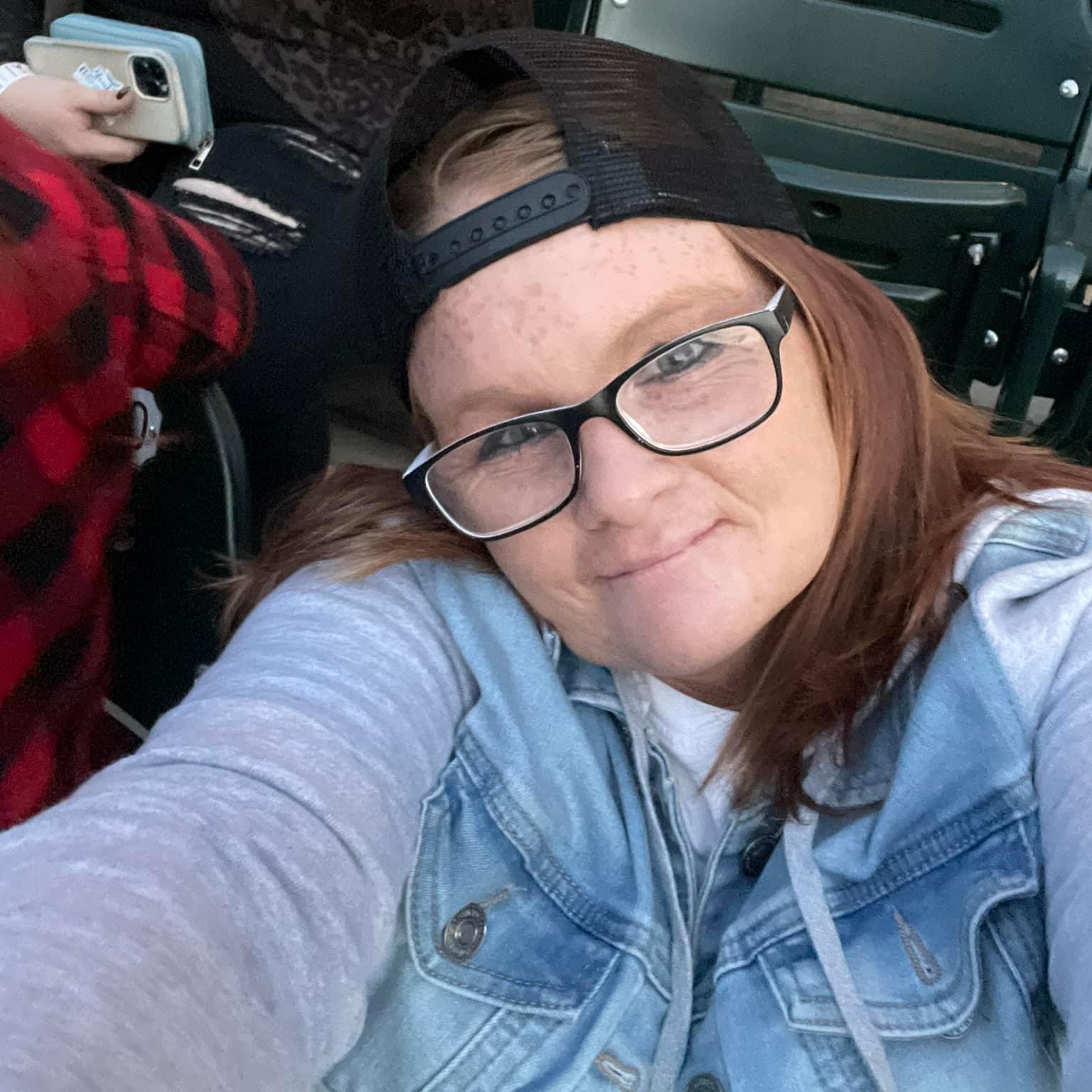 My name is amber summers I'm from west Virginia and Im offering to clean ur house ,watch your animals feed ur animal.