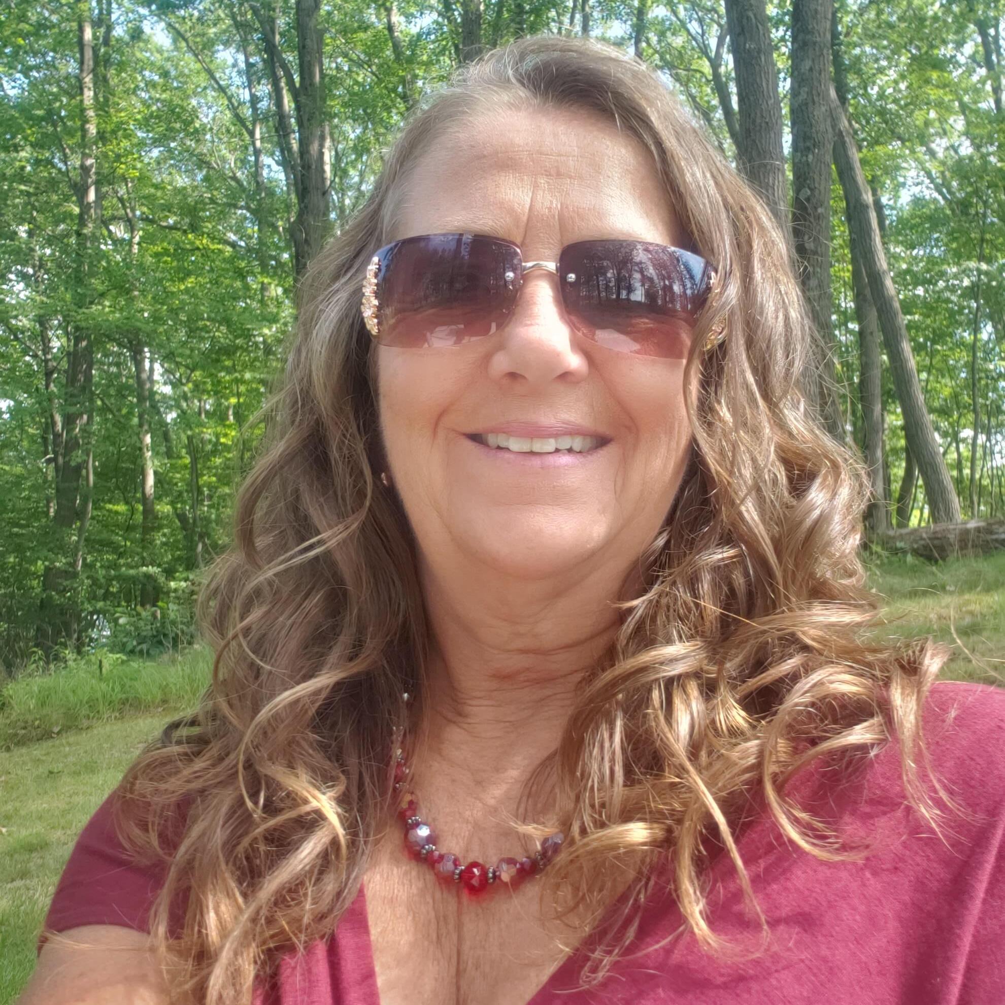Experienced House Sitter with a Passion for Home and Pet Care who will also Clean House for a nominal fee.