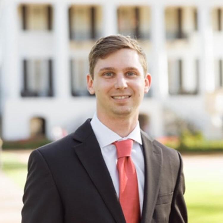 Reliable House Sitter in Tuscaloosa - Trustworthy Care for Your Home and Pets