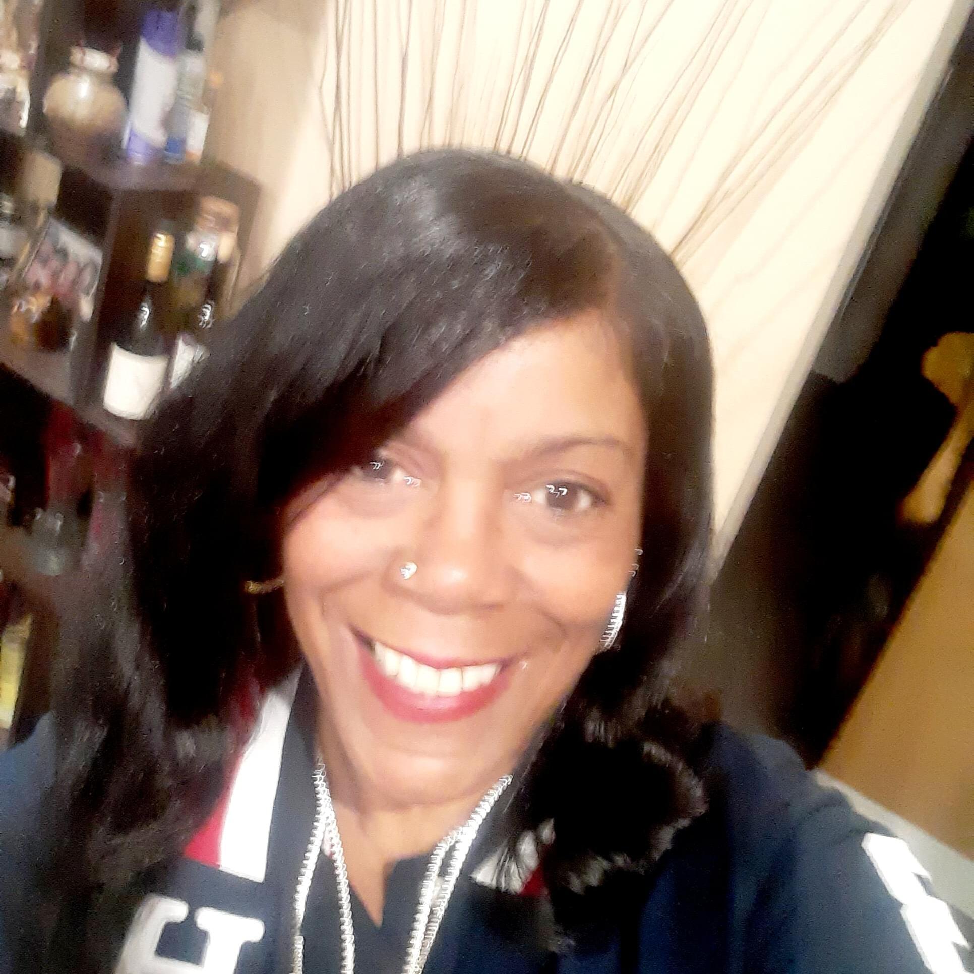 Granada Hills Housesitter Available For Being Hired in California