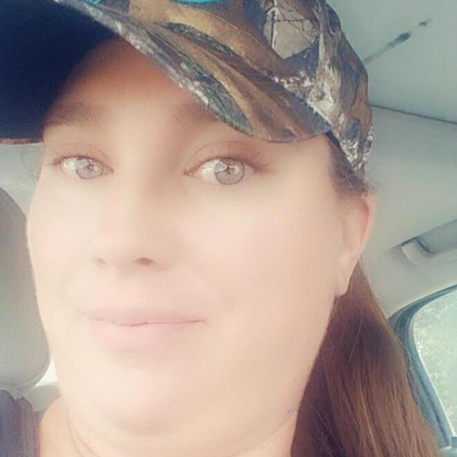 I'm a very reliable and dependable woman who is willing to water plants collect mail and take care of your furr babies.