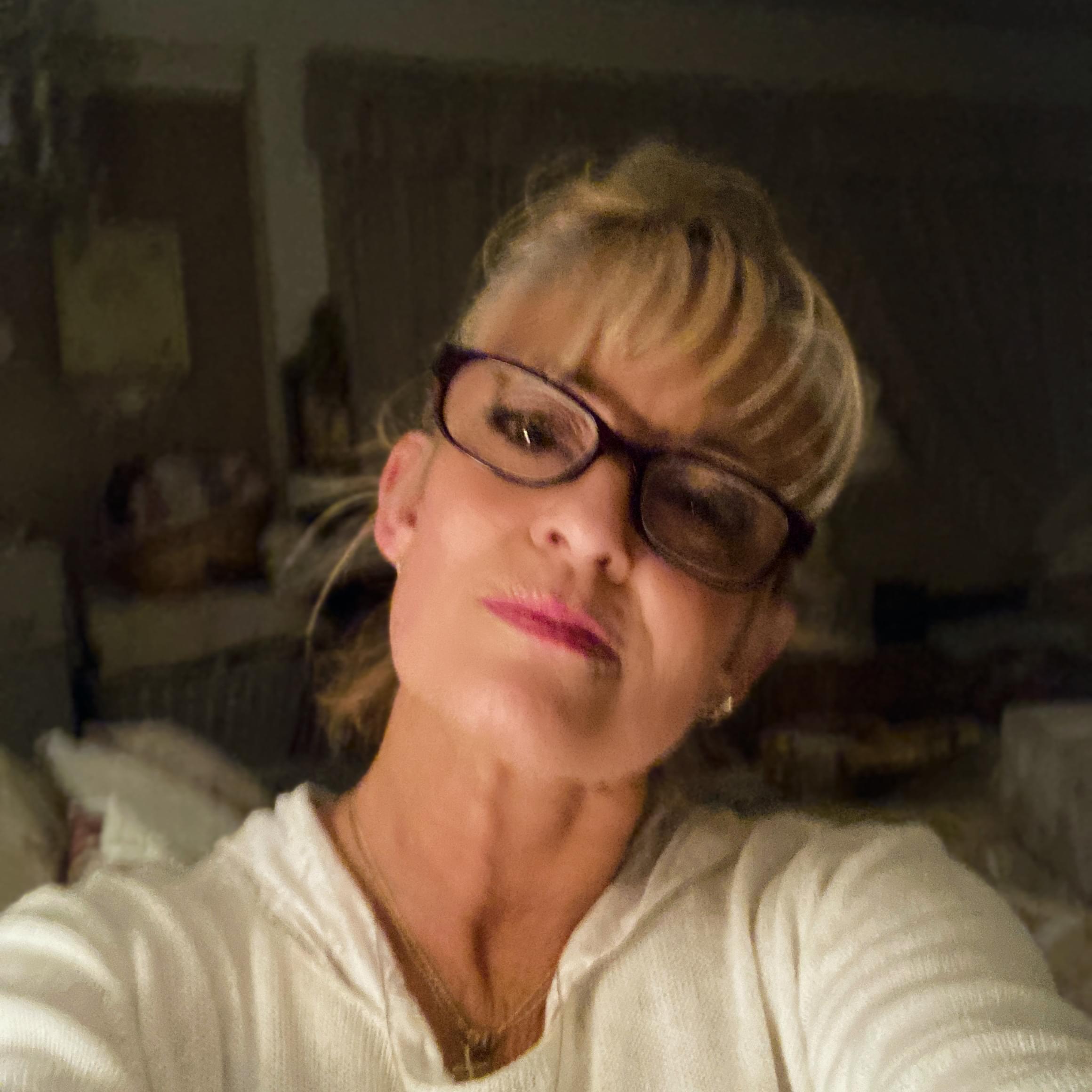 Hi! I am your Fallbrook pet sitter and dog walker. Reliable , available, and loves animals…