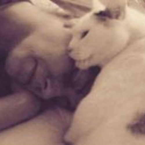Looking For pet sitting jobs for overnight stays to take care of your lovable fur babies..
