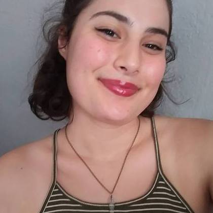 Enjoys kids and pets!