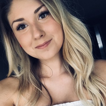 I have tons of experience house sitting and pet sitting. I’m also good with doing other jobs around the house if requested