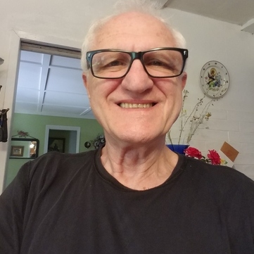 Mature, responsible man Interested In pet care and house sitting