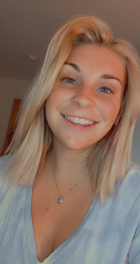 Hi I’m Sami! I went to school to be a vet tech so I can definitely take care of your dog! I also have experience cleaning