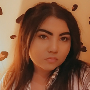 Hi my name is Laramine Laray Keesling and I am a friendly,reliable and professional House Sitter in Las Vegas