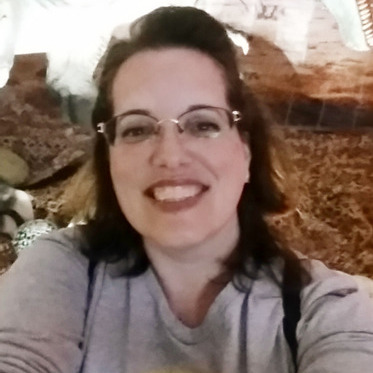 I am a former live in caregiver, Mom with grown kids, responsible & considerate person. New to the Champaign/Urbana area.