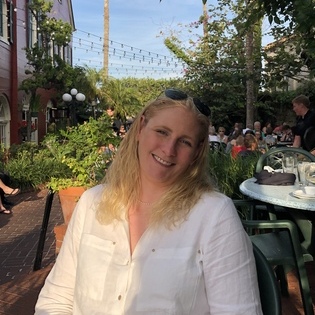 Passionate House Sitter Available