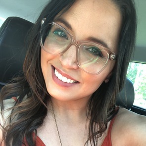 Qualified House and Petsitter in Clarksville