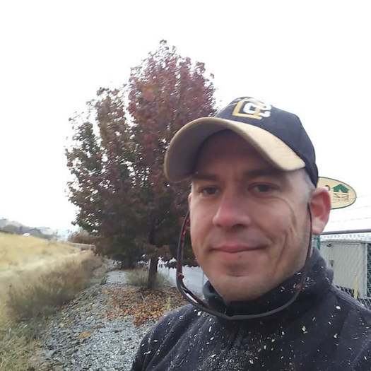 I'm a single 41 year old man I'm Dependable honest hard-working, very clean and dependable willing to go above and beyond!