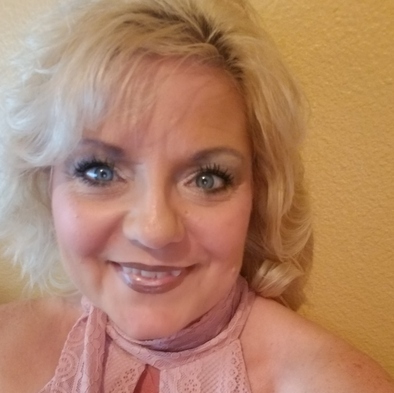Professional Businesswoman Looking to Housesit